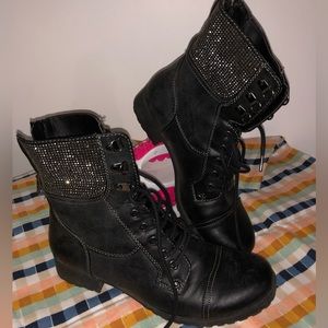 Guess lace up boots